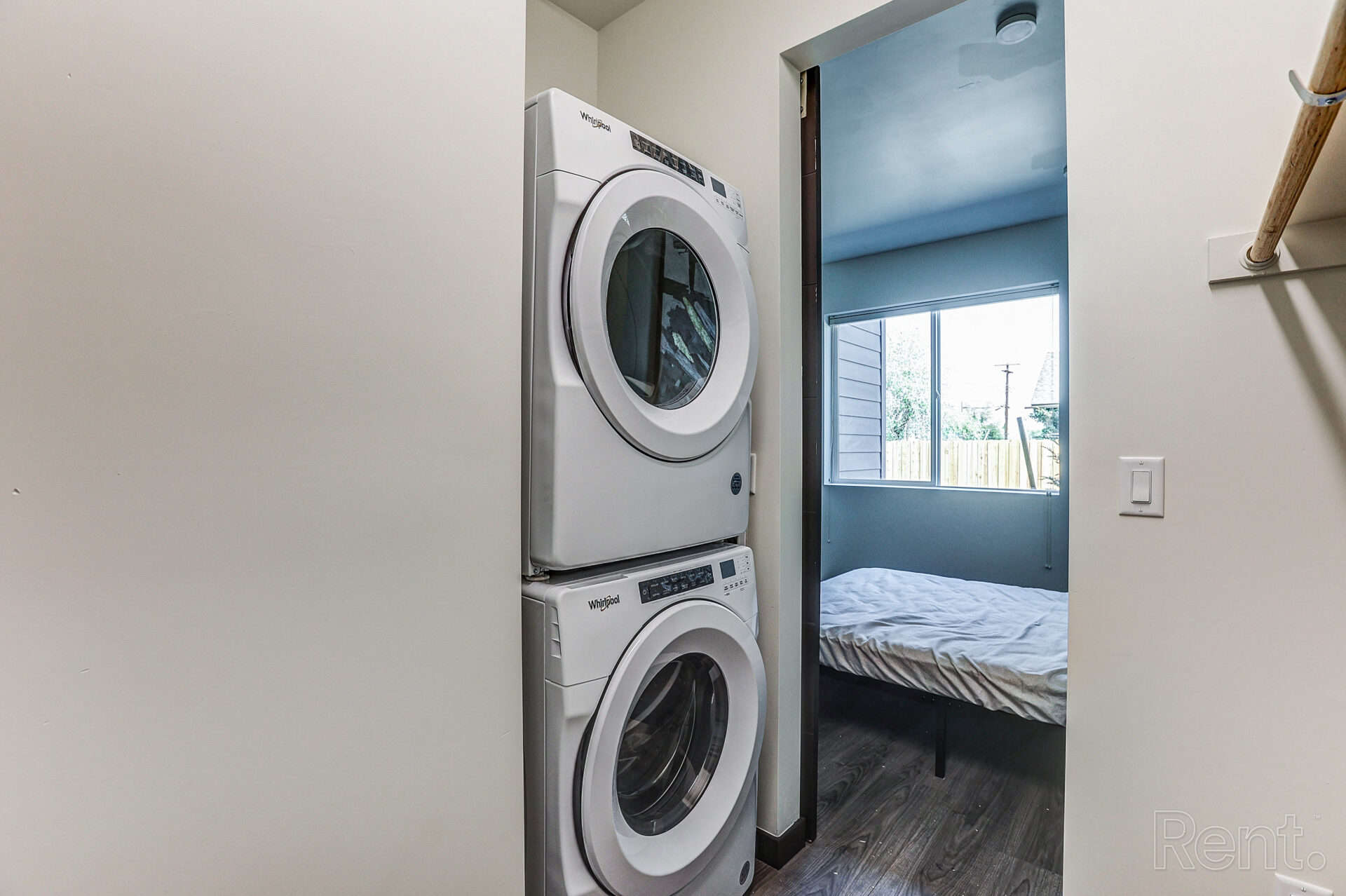 Washer and Dryer in 1 Bedroom Apartment for Rent in Midtown